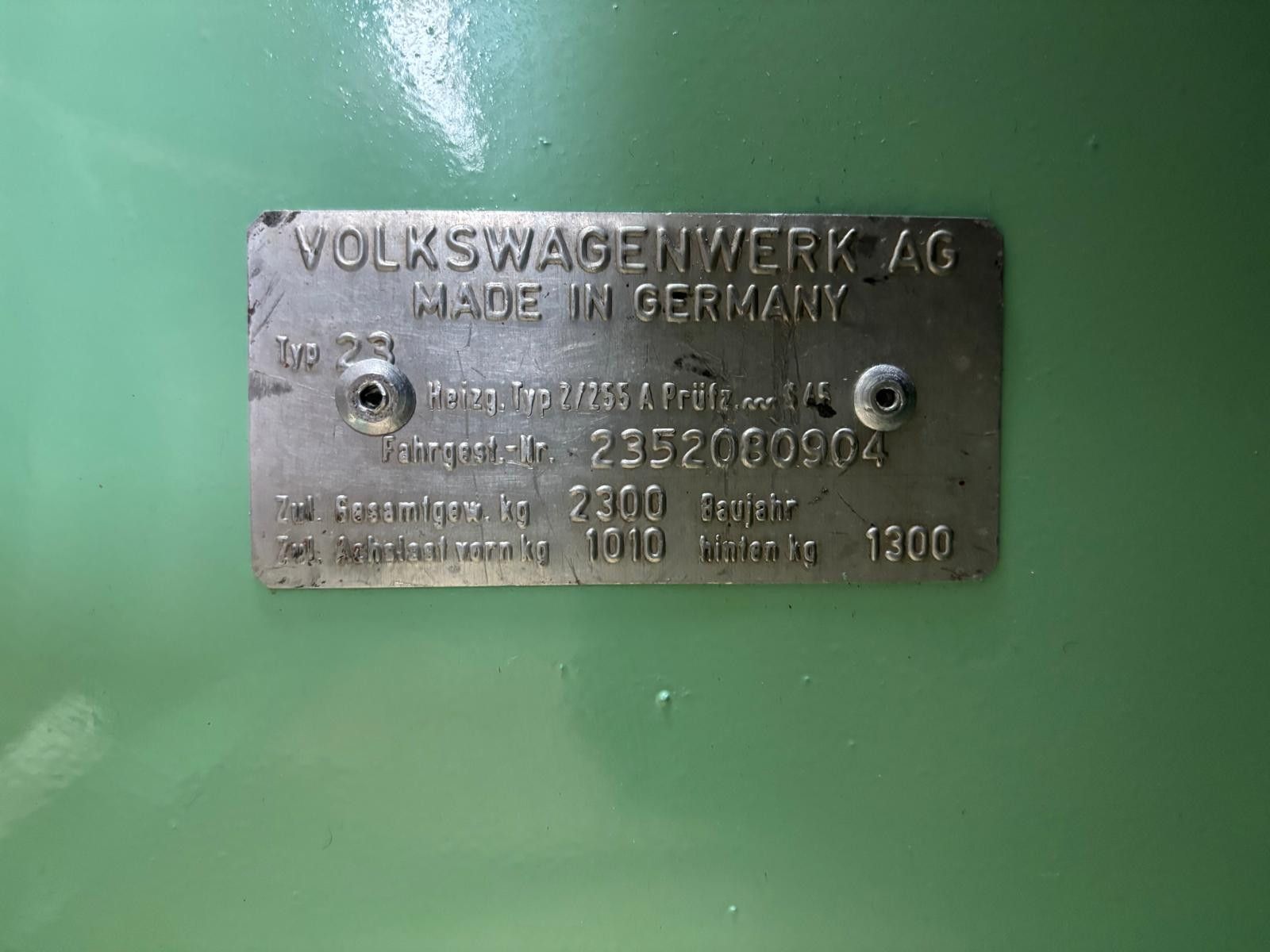 Fahrzeugabbildung Volkswagen T2 Fensterbus 9 Sitzer H-Zulassung frame off