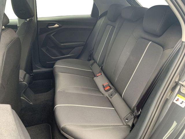 A1 Sportback 30 TFSI ADVANCED SMARTPHONE INTERFA