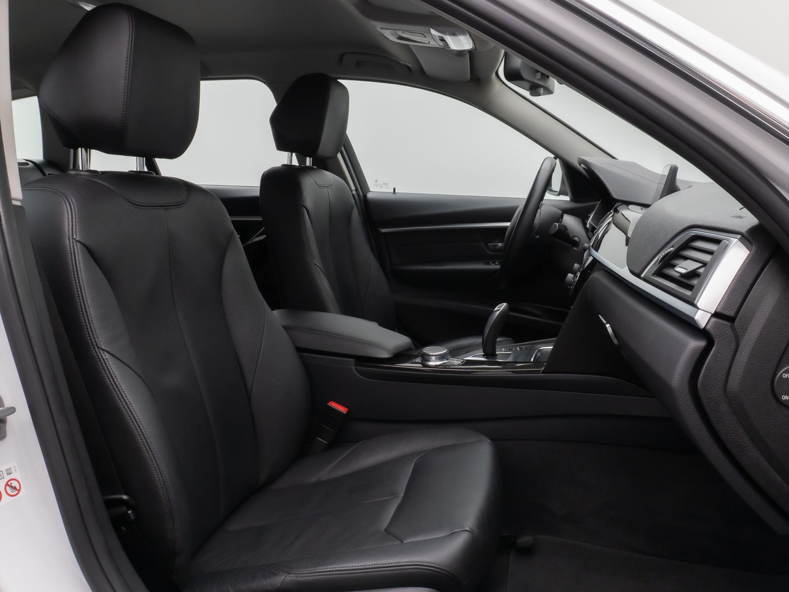 Fahrzeugabbildung BMW 320d Luxury Line Kamera HUD HiFi Stop&Go Komfort
