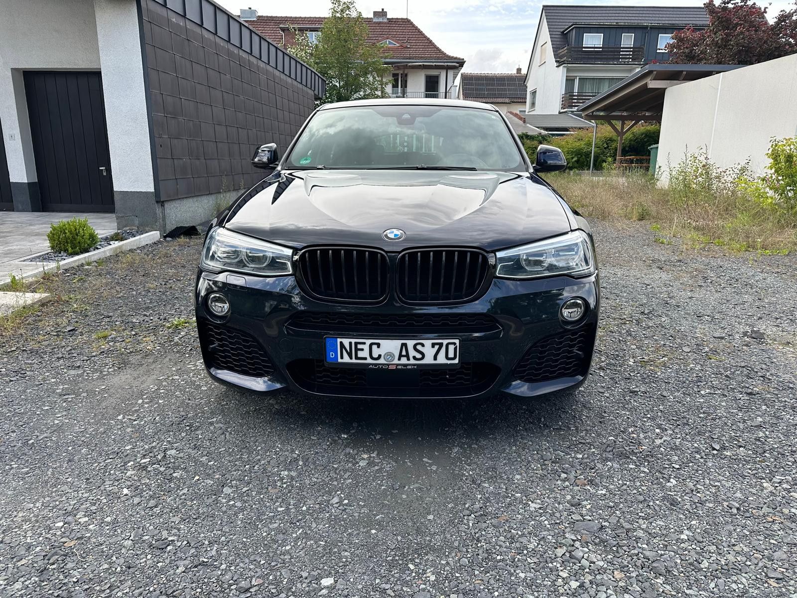 Fahrzeugabbildung BMW X4 xDrive 30 d M Sport Paket+Leder+Navi+Kamera