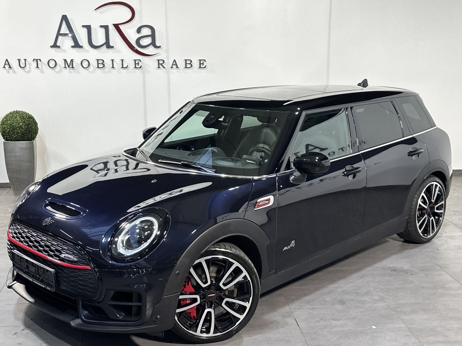 Fahrzeugabbildung MINI John Cooper Works Clubman All4 NAV+LED+PANO+H&K