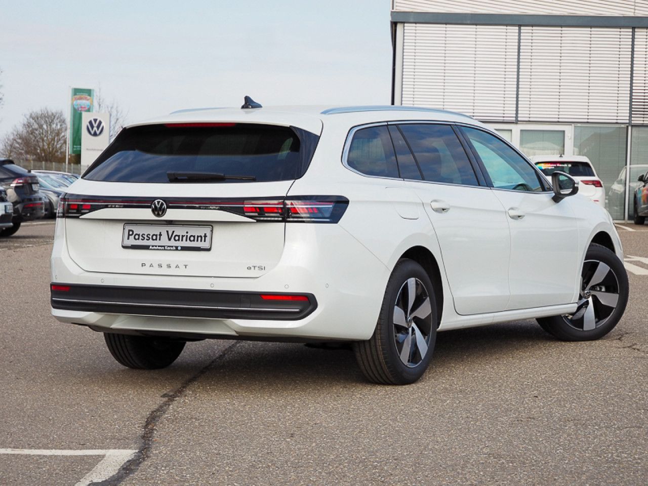 Volkswagen Passat Variant 1.5 eTSI DSG Business AHK NAVI foto 3