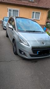 Peugeot 5008 2.0 Allure BlueHDi 150 Stop&Start Allure - silberne Peugeot 5008