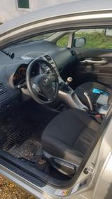 Toyota Auris 2.2 D-CAT D-CAT - Toyota Auris: D Cat