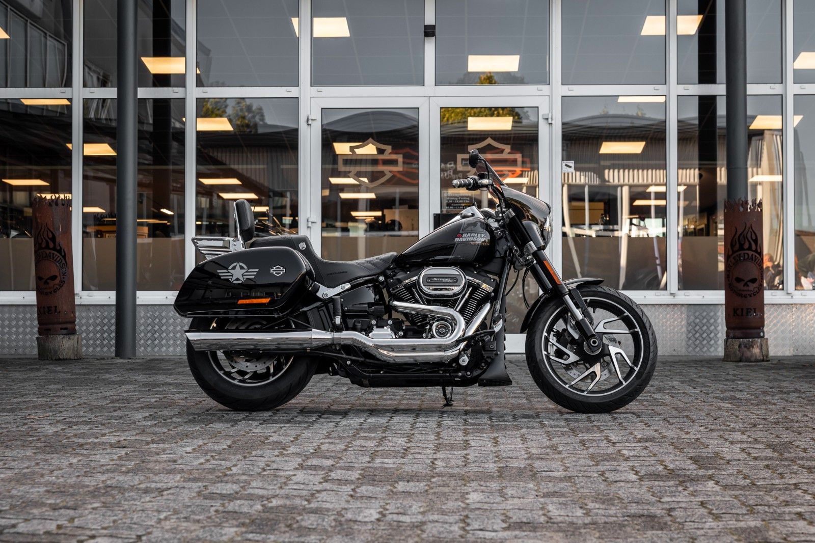 Fahrzeugabbildung Harley-Davidson FLSB Sport Glide Softail - JEKILL & HYDE STAGE 1