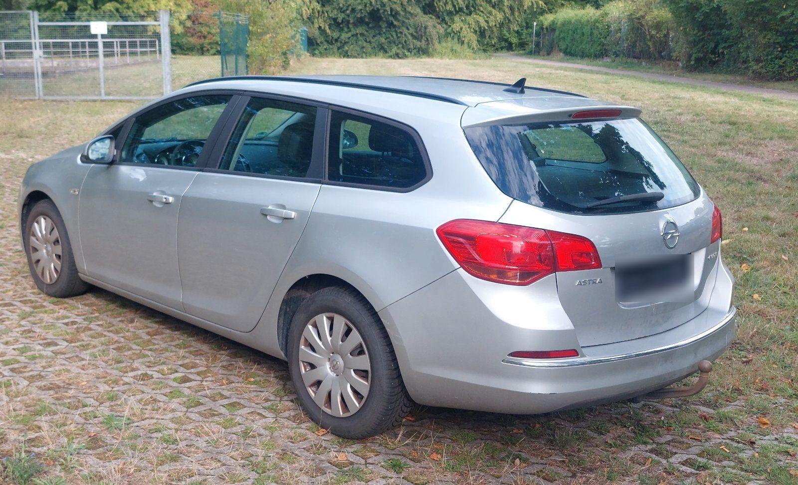 Opel Astra, 2013