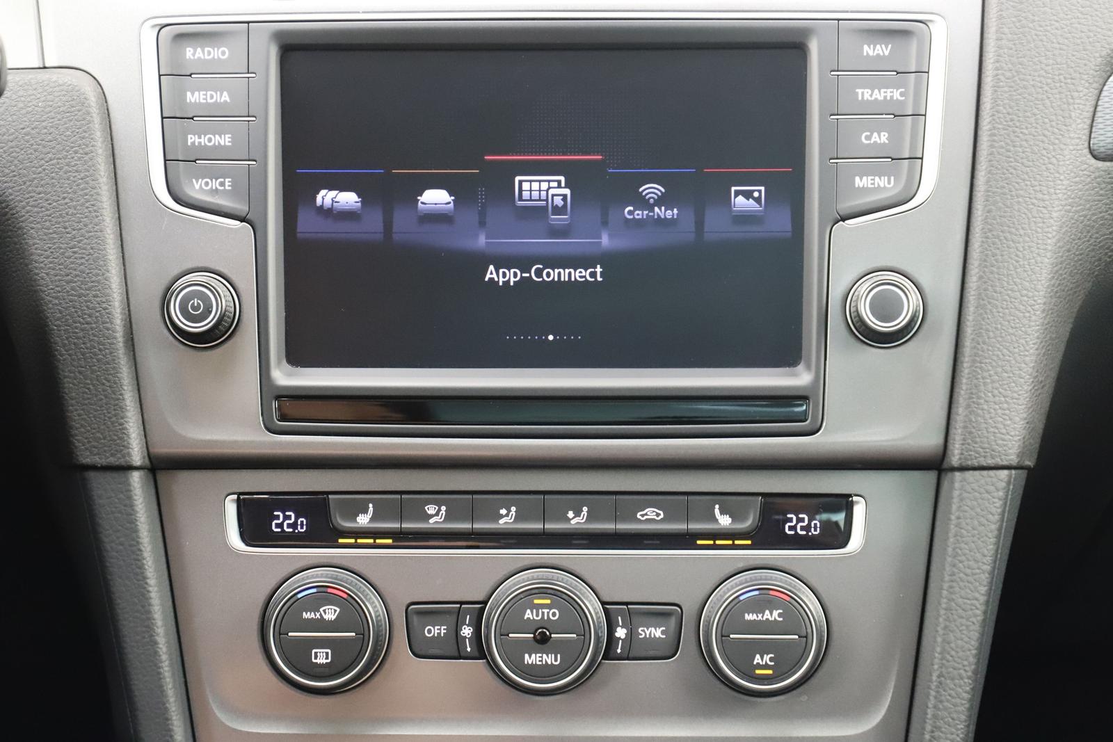 Volkswagen Golf 7 1.6 TDI 110PS Lounge BMT Pano Navi