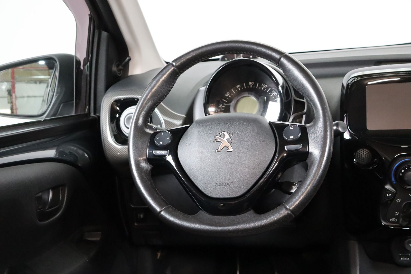 Fahrzeugabbildung Peugeot 108 TOP * Service + HU/AU neu * Pano * RFK Style