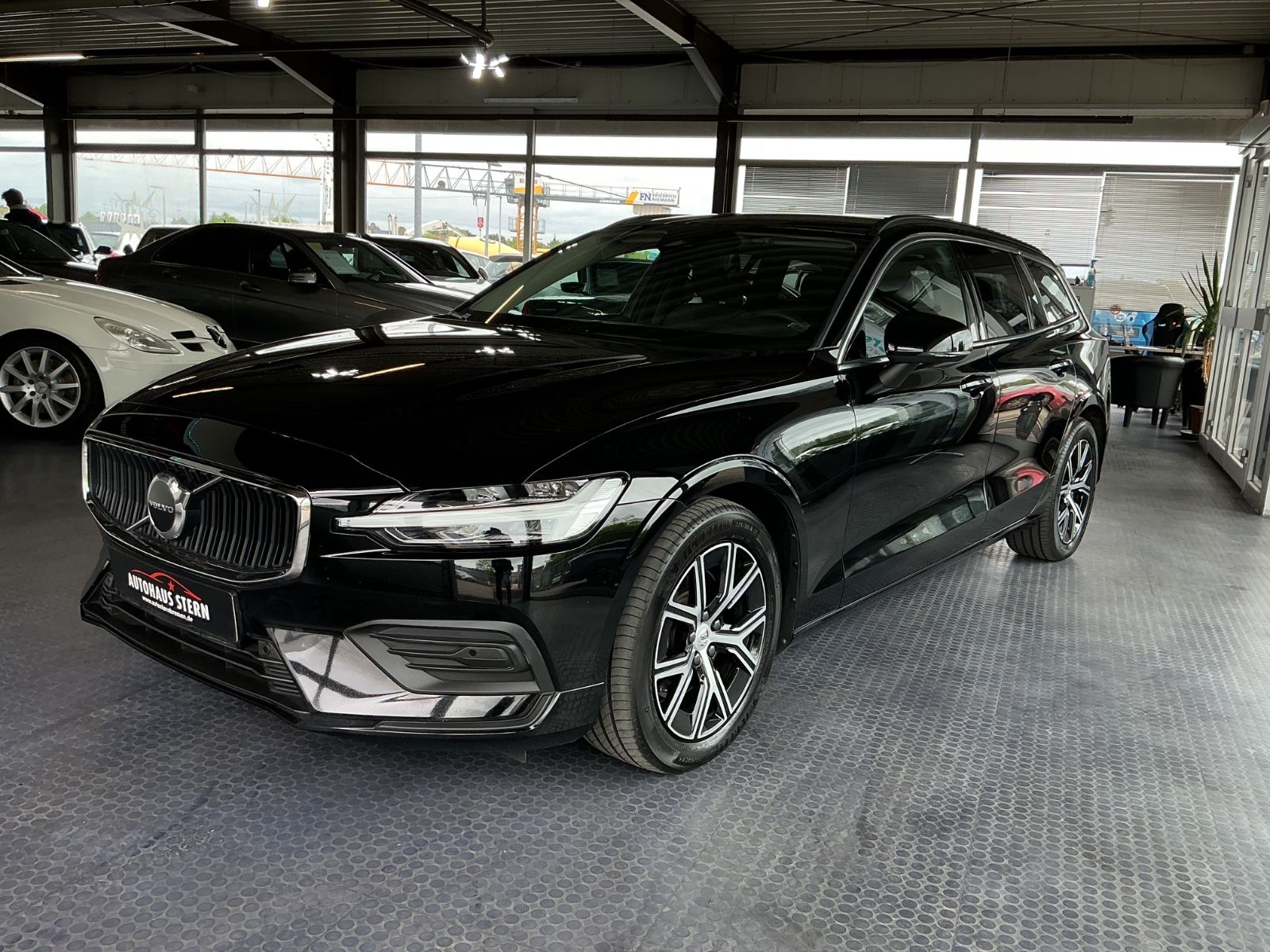 Volvo V60 Kombi Core * AHK * LED * Tempomat * Navi imagem 3