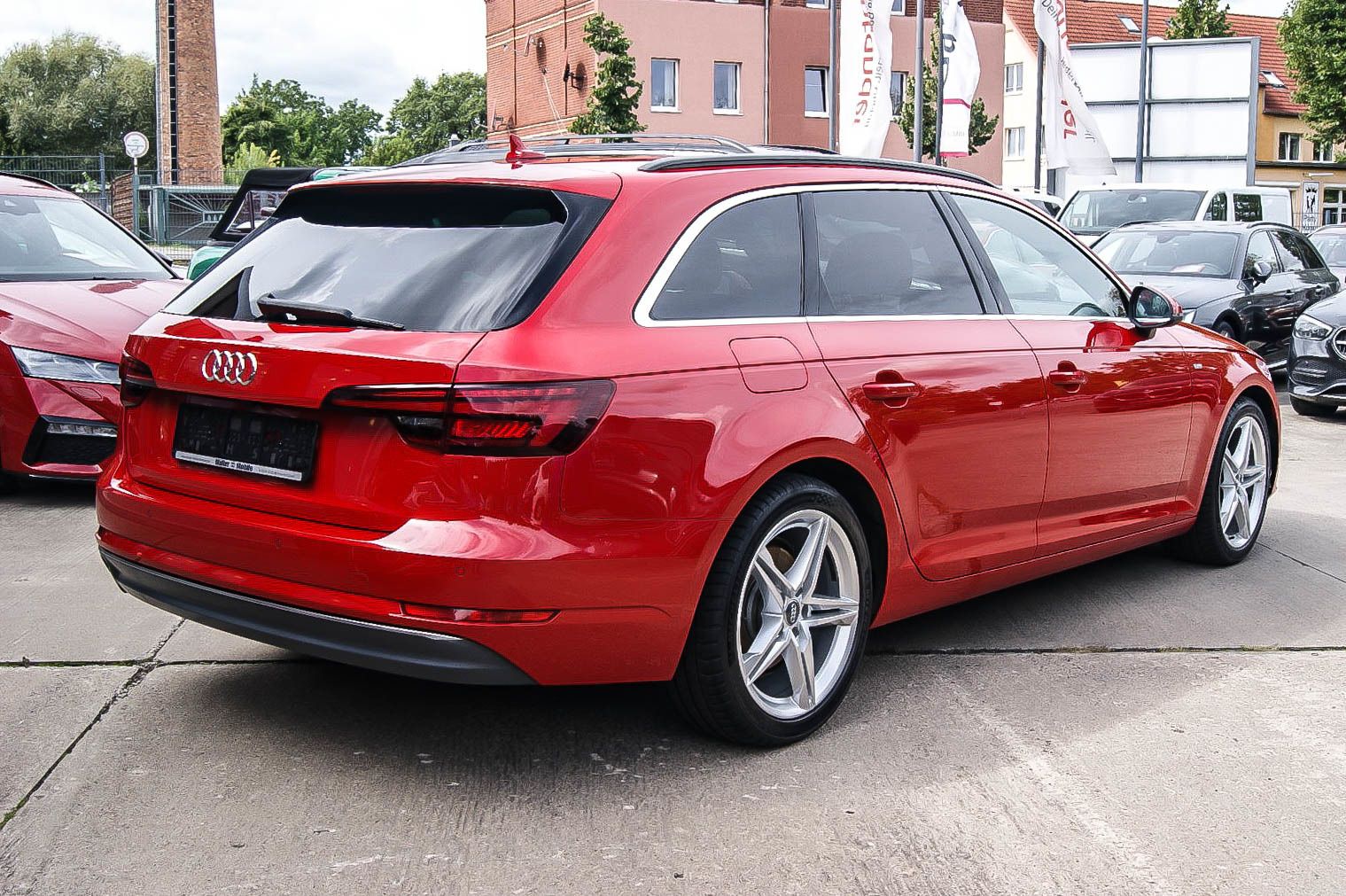 Fahrzeugabbildung Audi A4 Avant 20 TDI S-Line SPORT PANORAMA KAMERA DSP