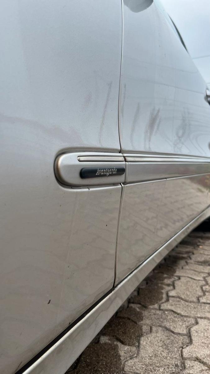 Mercedes-Benz E220 2005 — engine 150 HP (110kW)