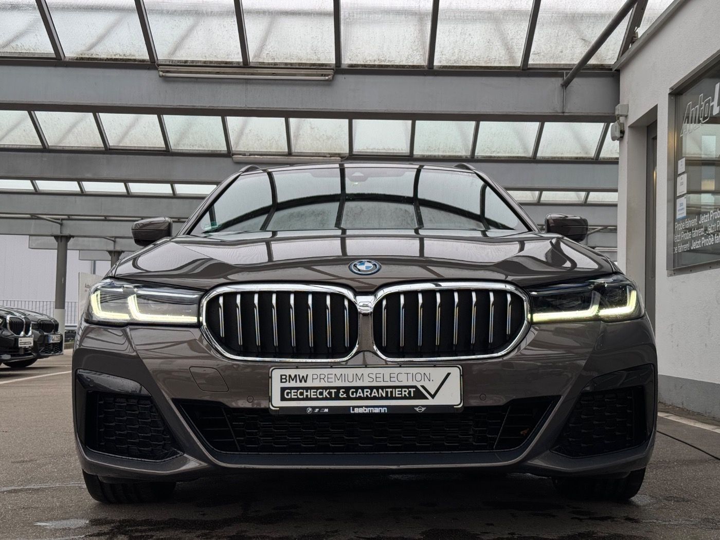 Fahrzeugabbildung BMW 530e xDrive Touring M-Sport 2 JAHRE GARANTIE