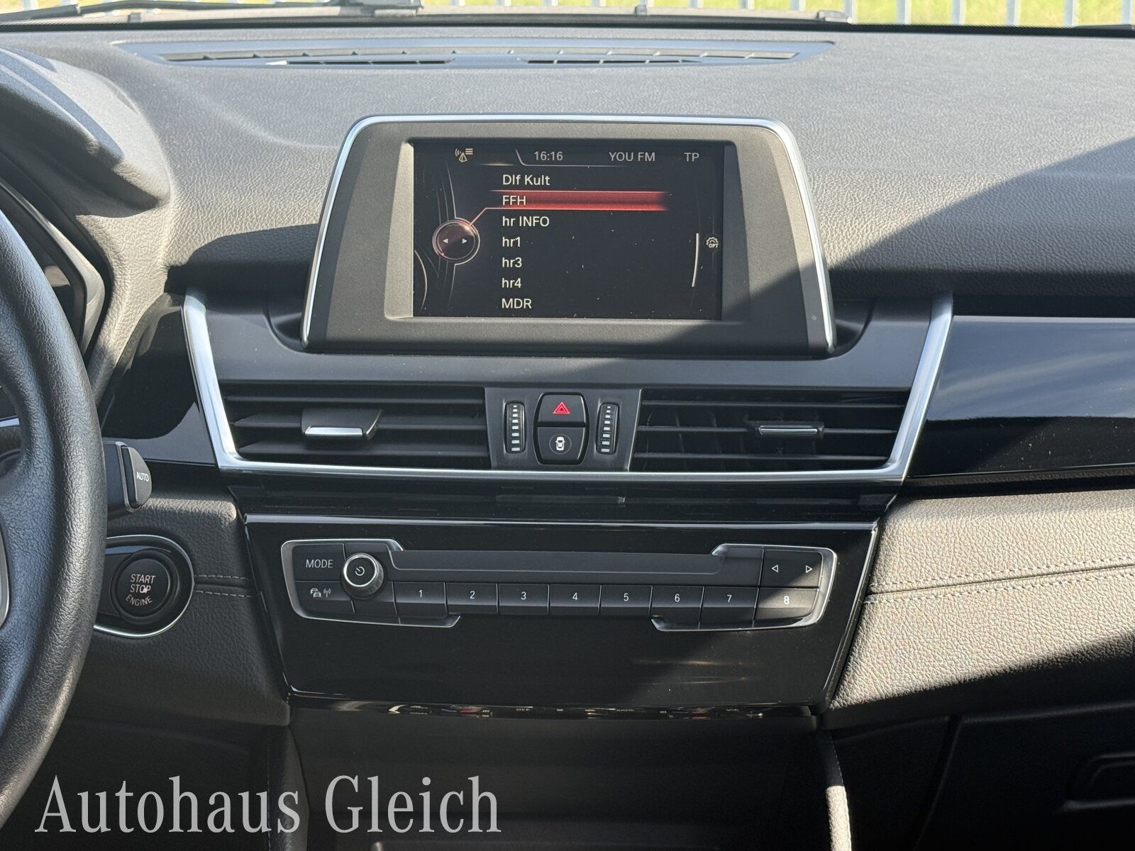 Fahrzeugabbildung BMW 2er Active Tourer - 220i Sport Line Autom./Klima