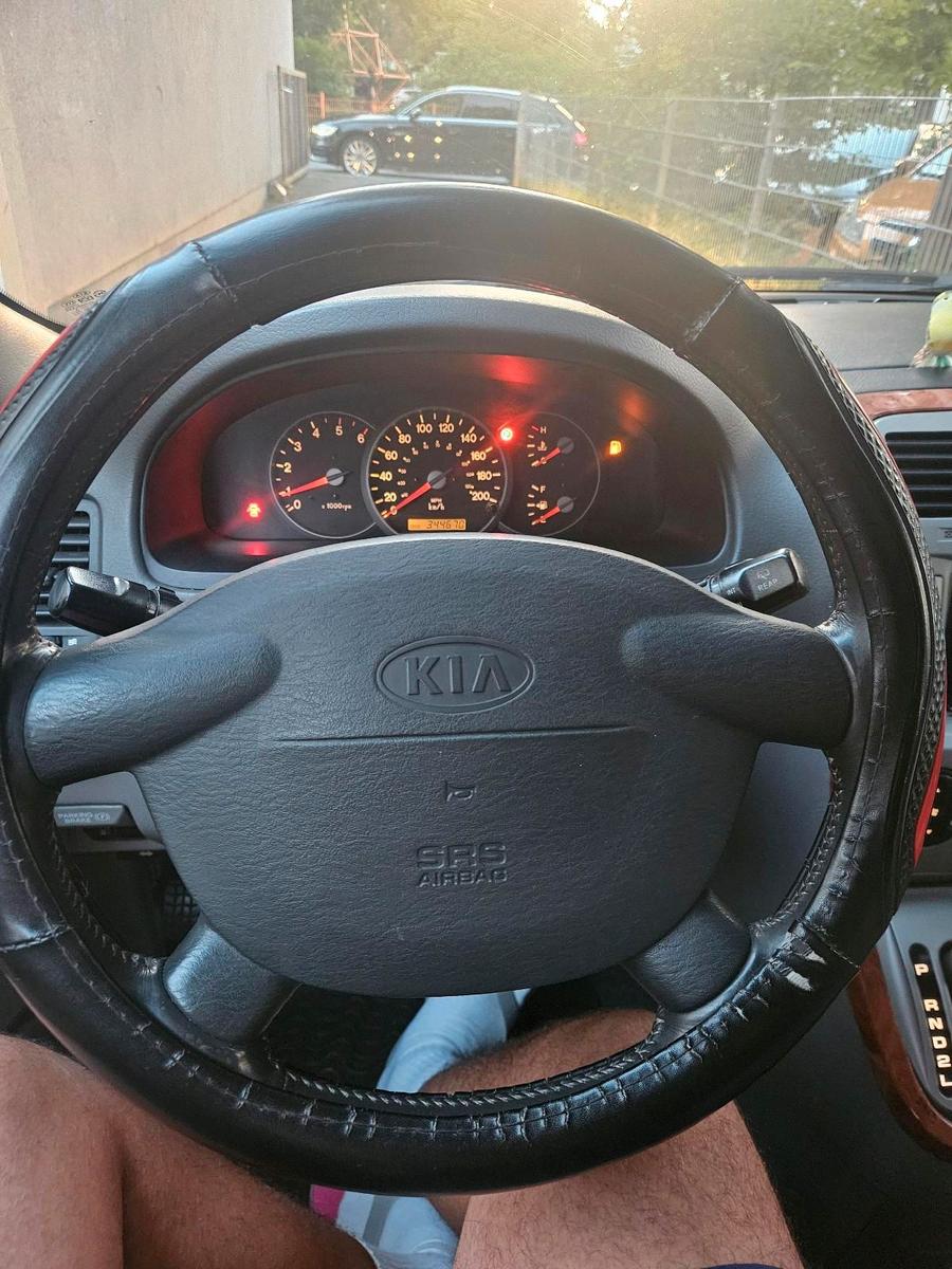 Kia Carnival 2006 — photo 6