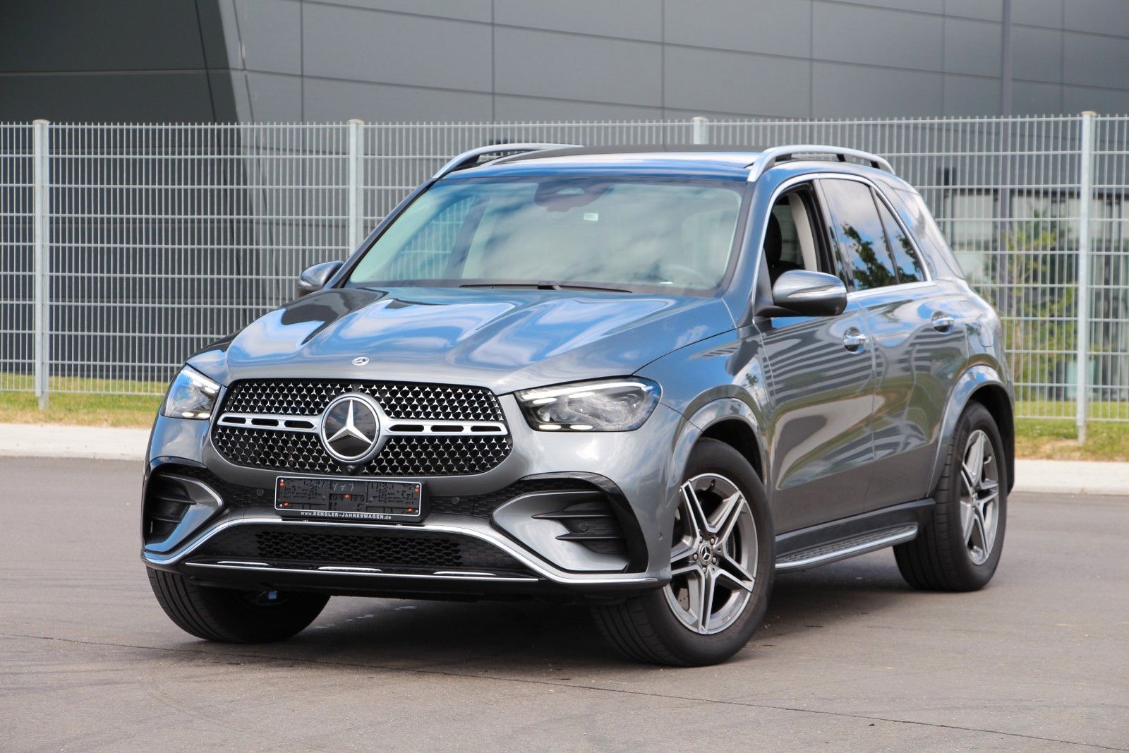 MERCEDES-BENZ GLE 400 e 4M PANO*SITZKLIMA*HUD*AHK*DC AMG Line