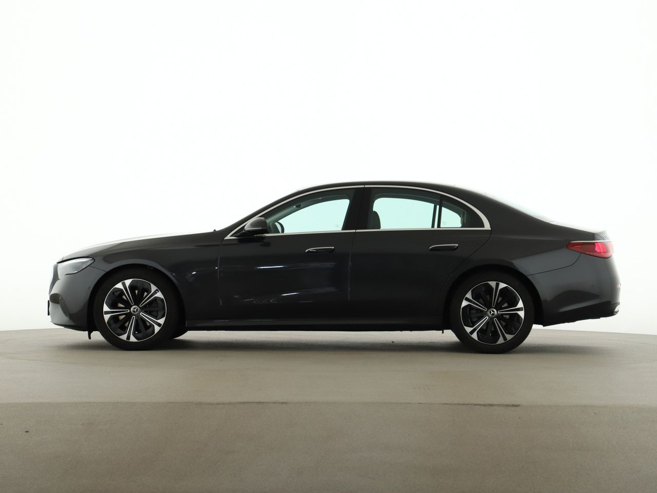 Mercedes-Benz E 220 d Avantgarde MBUX Distronic Kamera LED foto 3
