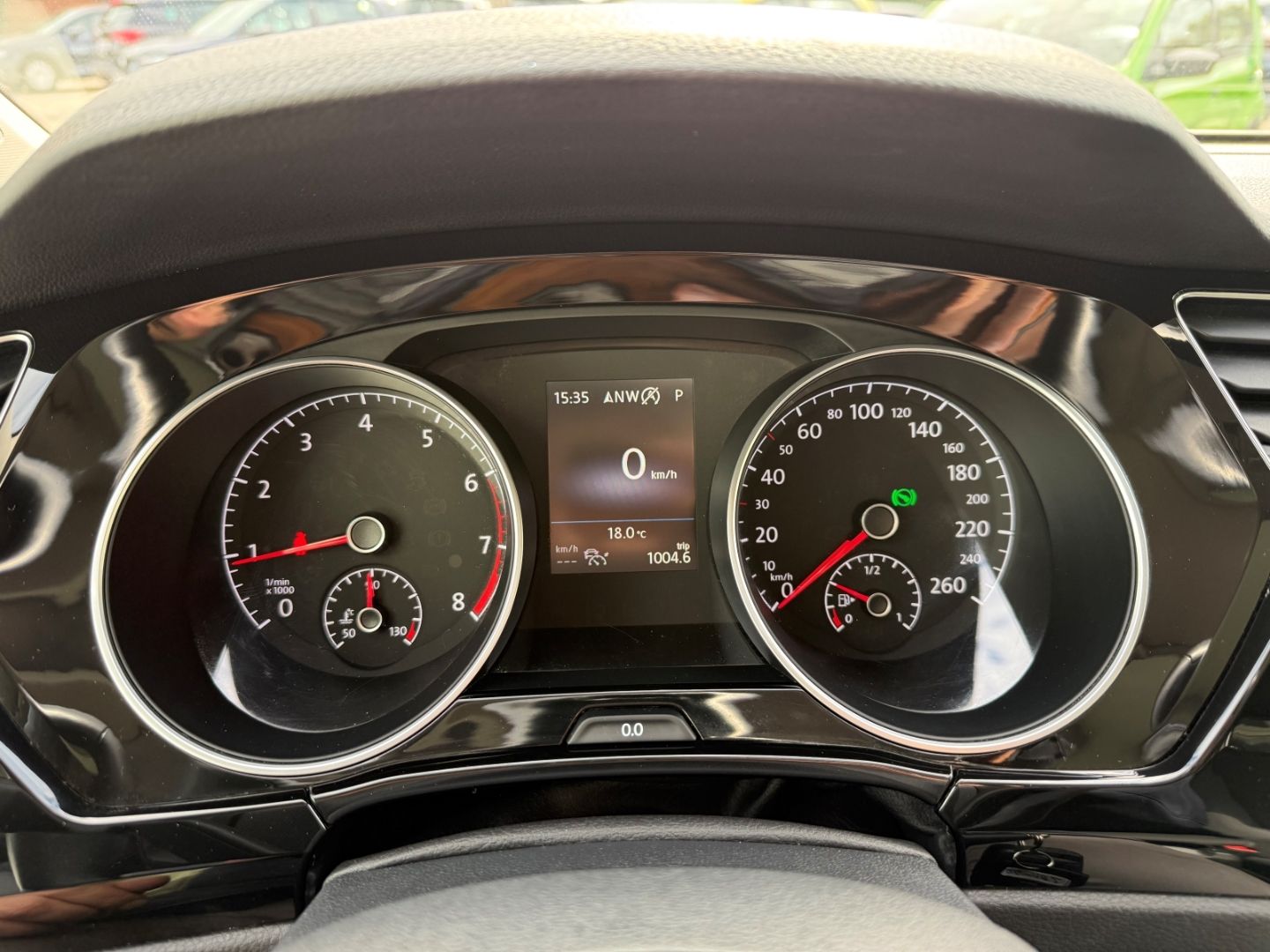 Fahrzeugabbildung Volkswagen Touran Highline BMT Sportpaket AHK Pano Navi LED