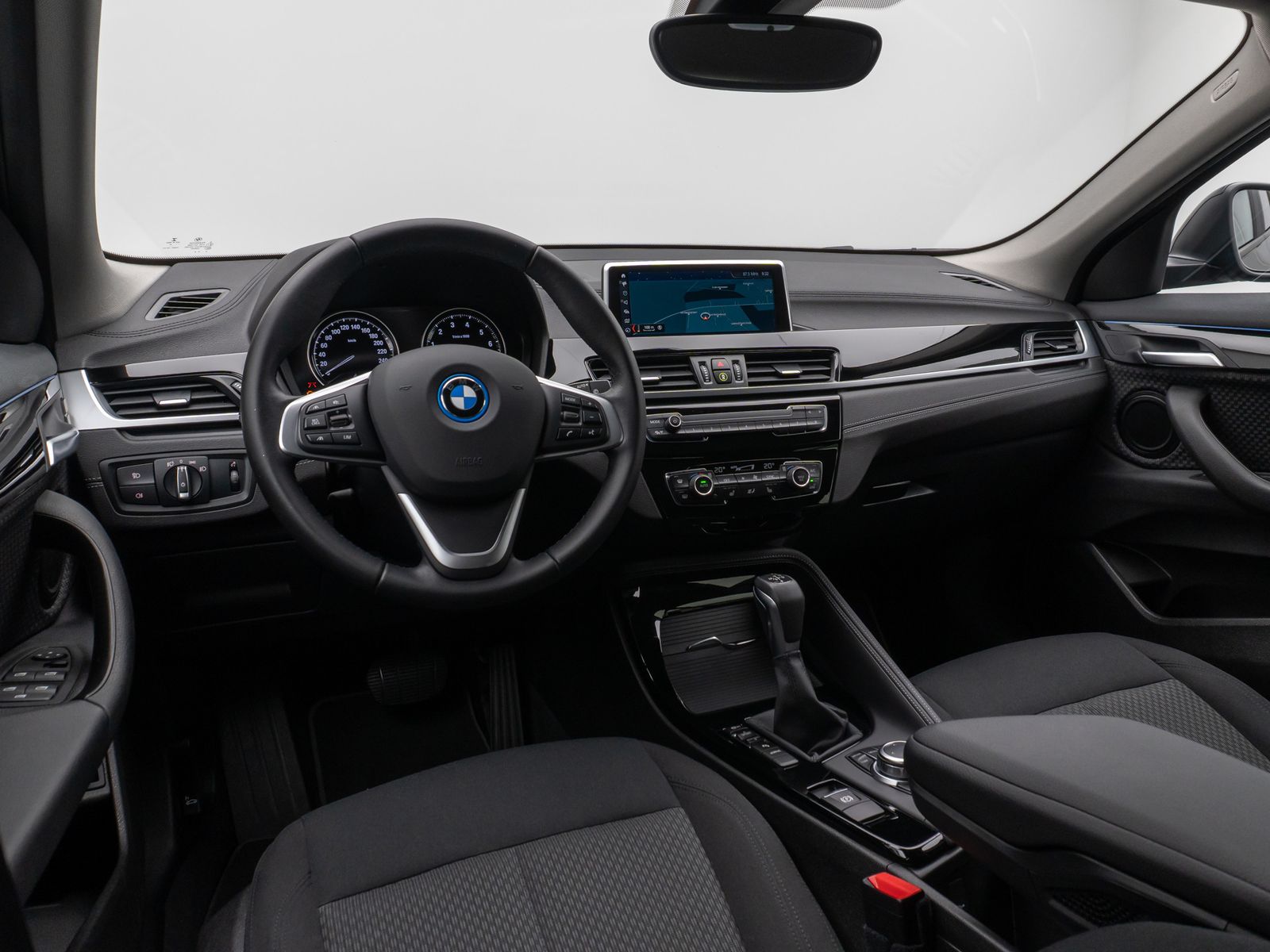 Fahrzeugabbildung BMW X2 xD25e Advantage Stop&Go ParkAss DAB LED Navi