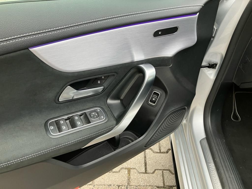 Fahrzeugabbildung Mercedes-Benz A 250 e AMG*NIGHT*MBUX HE*DAB*LED*KAMERA*PTS*