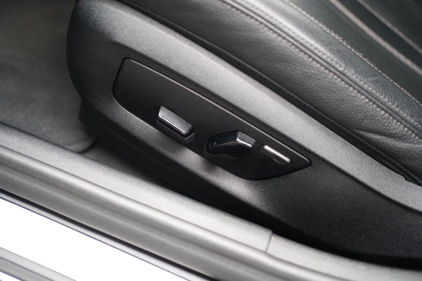Fahrzeugabbildung BMW 520d Luxury Line Laserlicht+Komfortzugang+Head-U