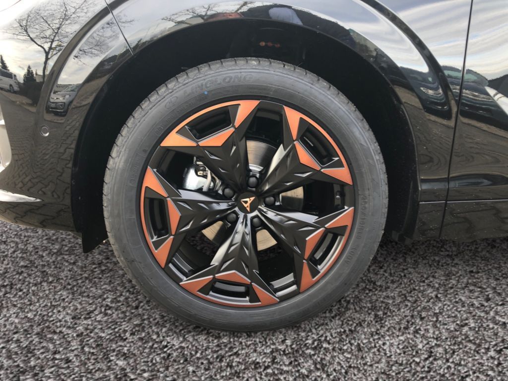 Fahrzeugabbildung CUPRA Terramar 1.5 eTSI DSG AHZV Edge Paket Sennheiser