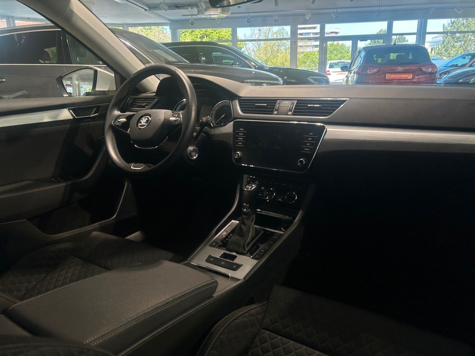 Skoda Superb Lim. Ambition 4x4 DSG ACC SHZ NAV KESSY foto 11
