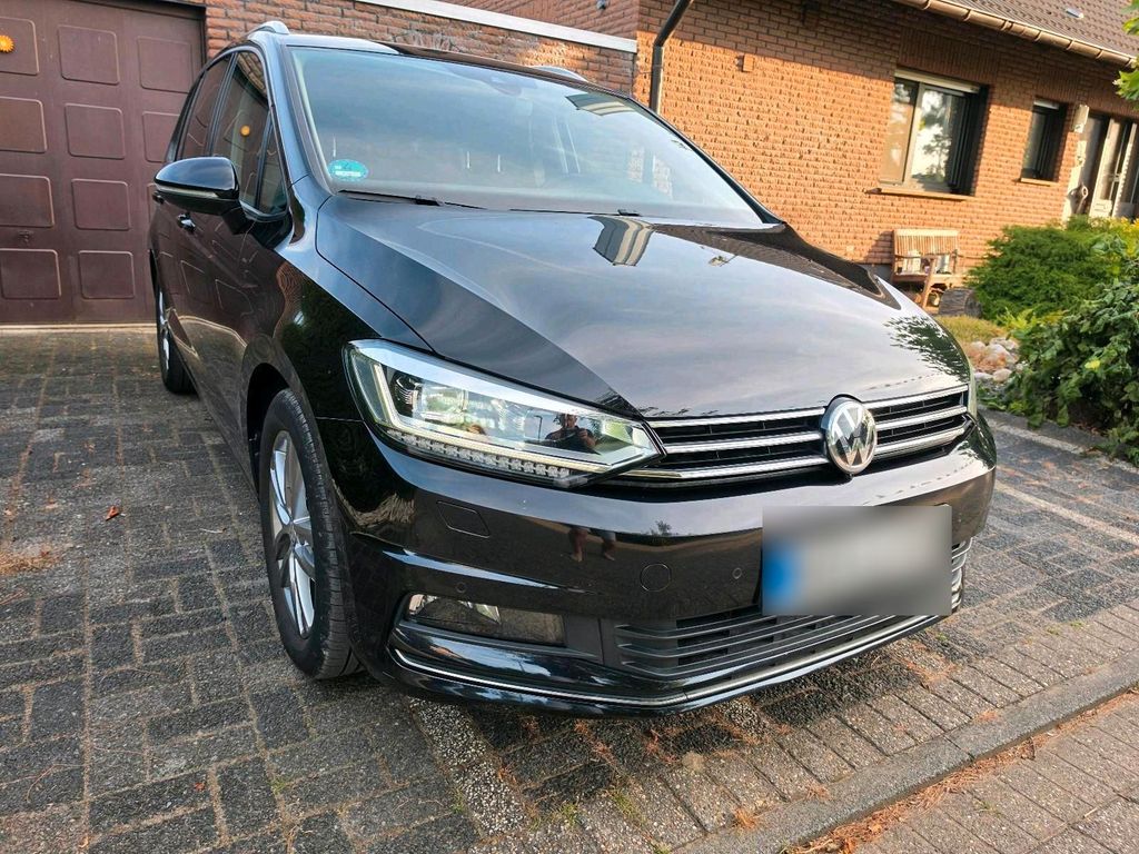 Image of Volkswagen Touran