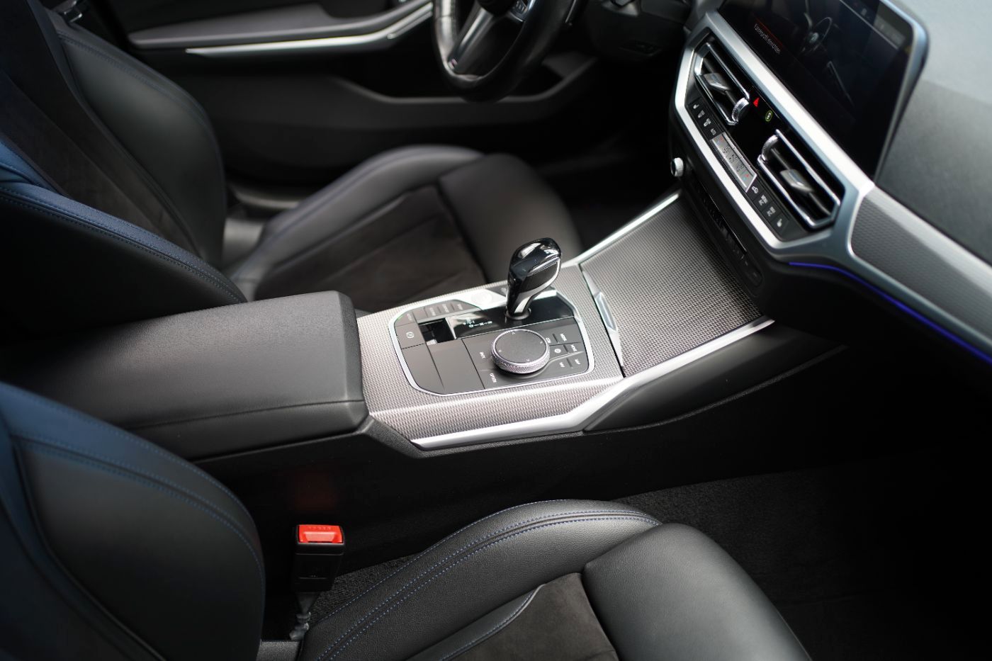 Fahrzeugabbildung BMW 320i xDrive M Sport Parkassist+AHK+HiFi+Alarmanl