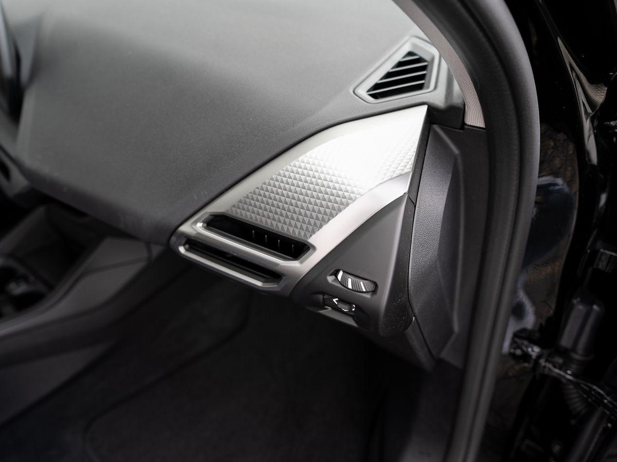 BMW 1 Series PANO AdLED KoZg SpSitze SpieglP ParkA S-Glas, миниатюра 14