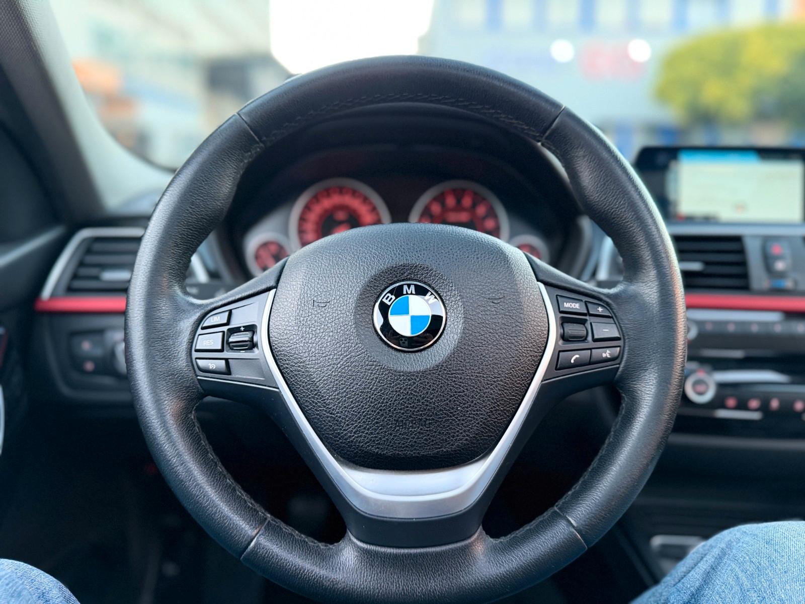 BMW 318 i Sport Line