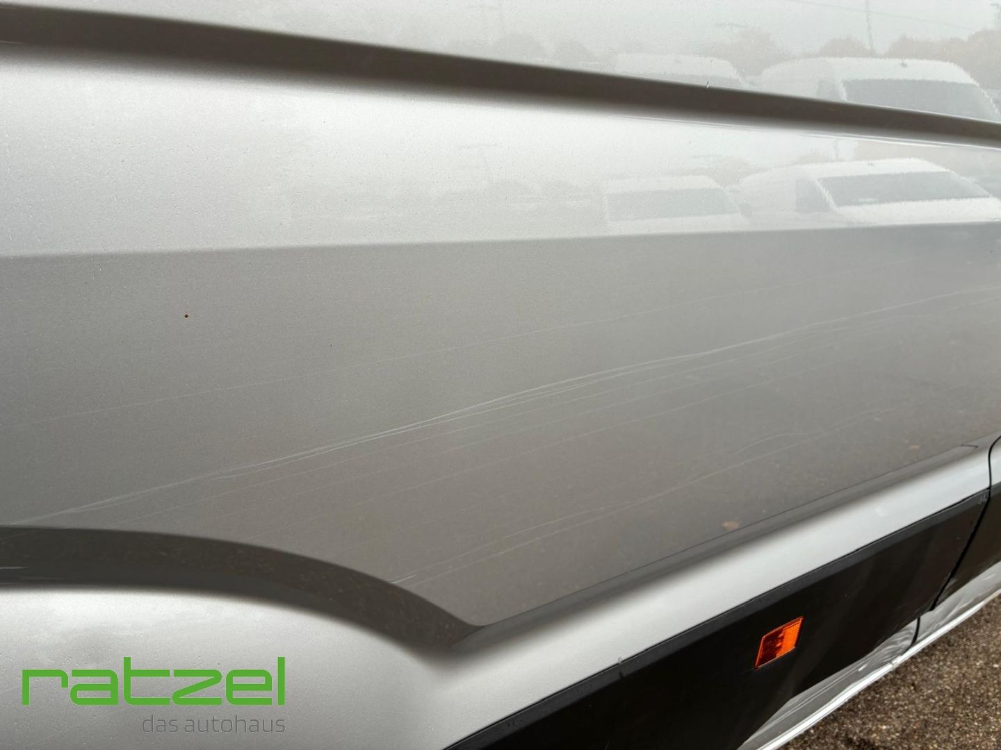 Fahrzeugabbildung Volkswagen Crafter lang Hochdach FWD Kasten 35 Apple CarPla