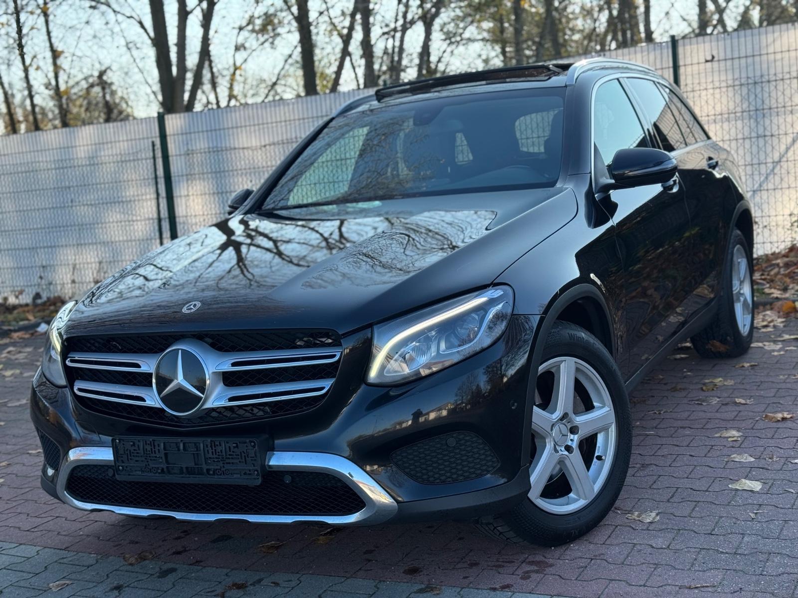 Mercedes-Benz GLC 250 d 4Matic /PANO/LED/AHK/ACC/RFK/AMG Lenkr