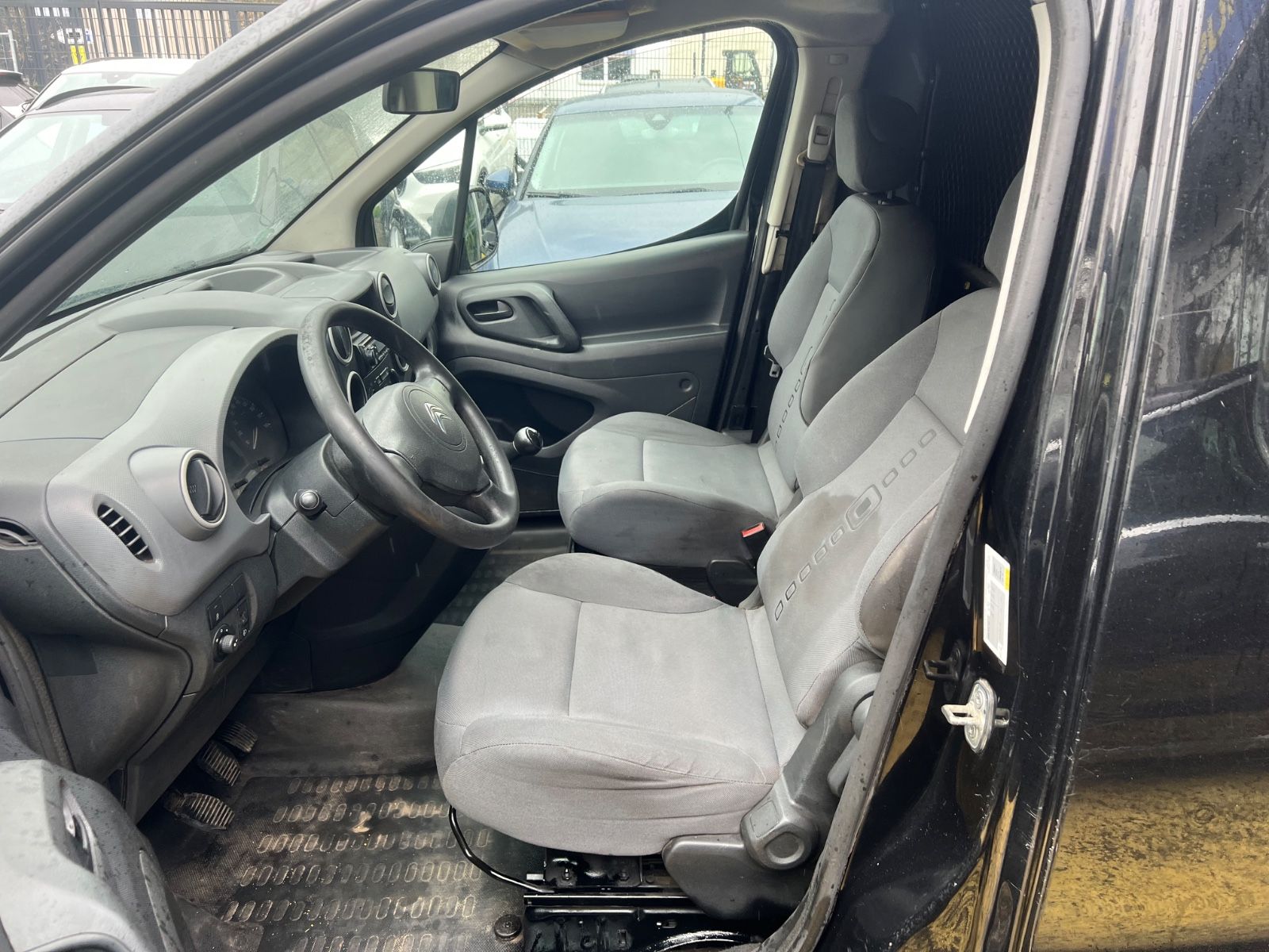Fahrzeugabbildung Citroën Berlingo Kasten Niveau A L1 * 1.HAND *