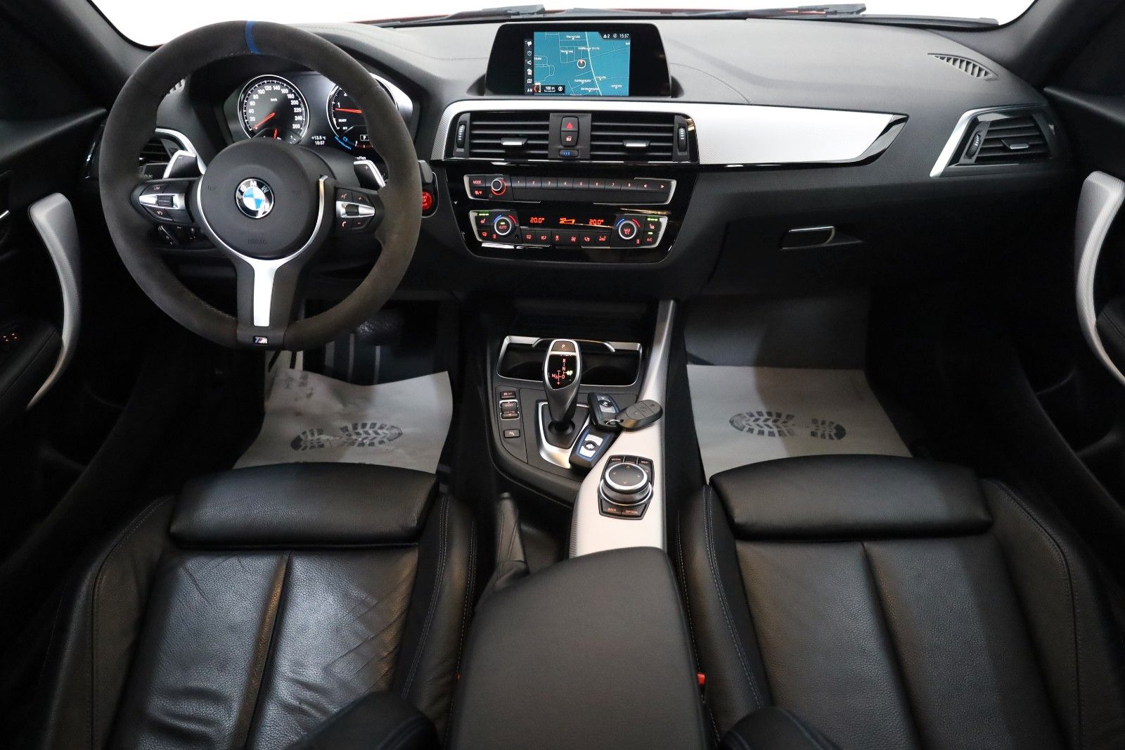 Fahrzeugabbildung BMW M140i Special Edition,Akrapovic,Leder,8fach 18"