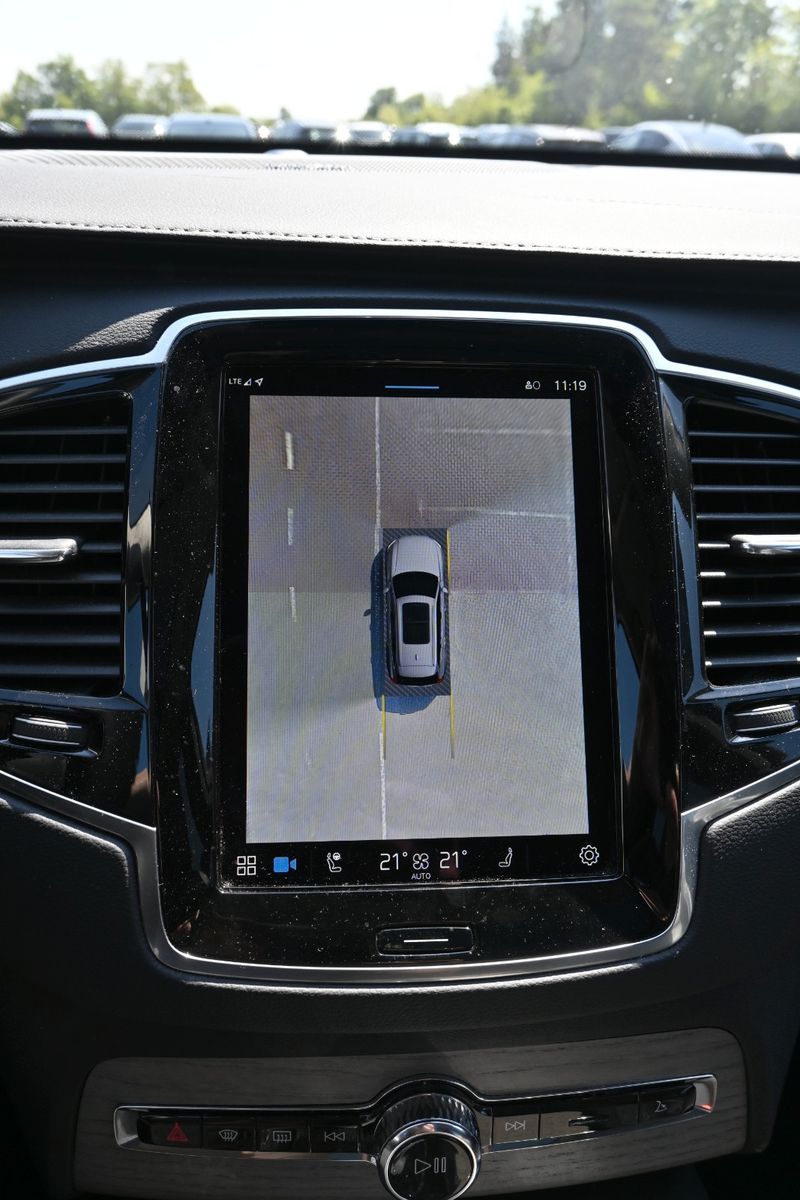 Fahrzeugabbildung Volvo XC90 D5 Ultimate Bright AWD*MASS*LUFT*AHK*PANO*
