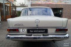 Fahrzeugabbildung Mercedes-Benz W110 200D Heckflosse *Schmuckstück*