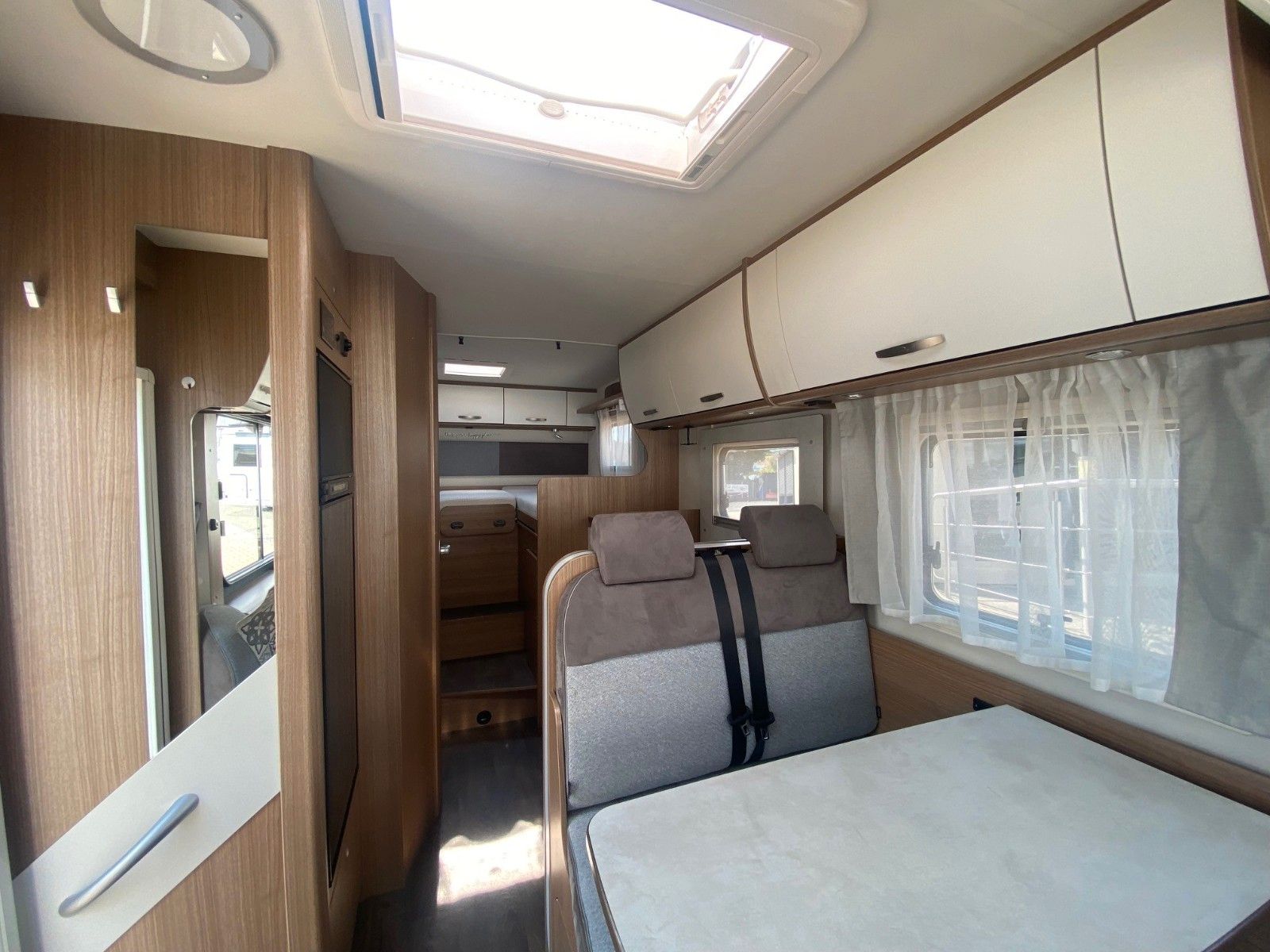 Fahrzeugabbildung Carado I 338 Ed.15 *Autom.*Sat*Markise*Lithium*Navi*RFK