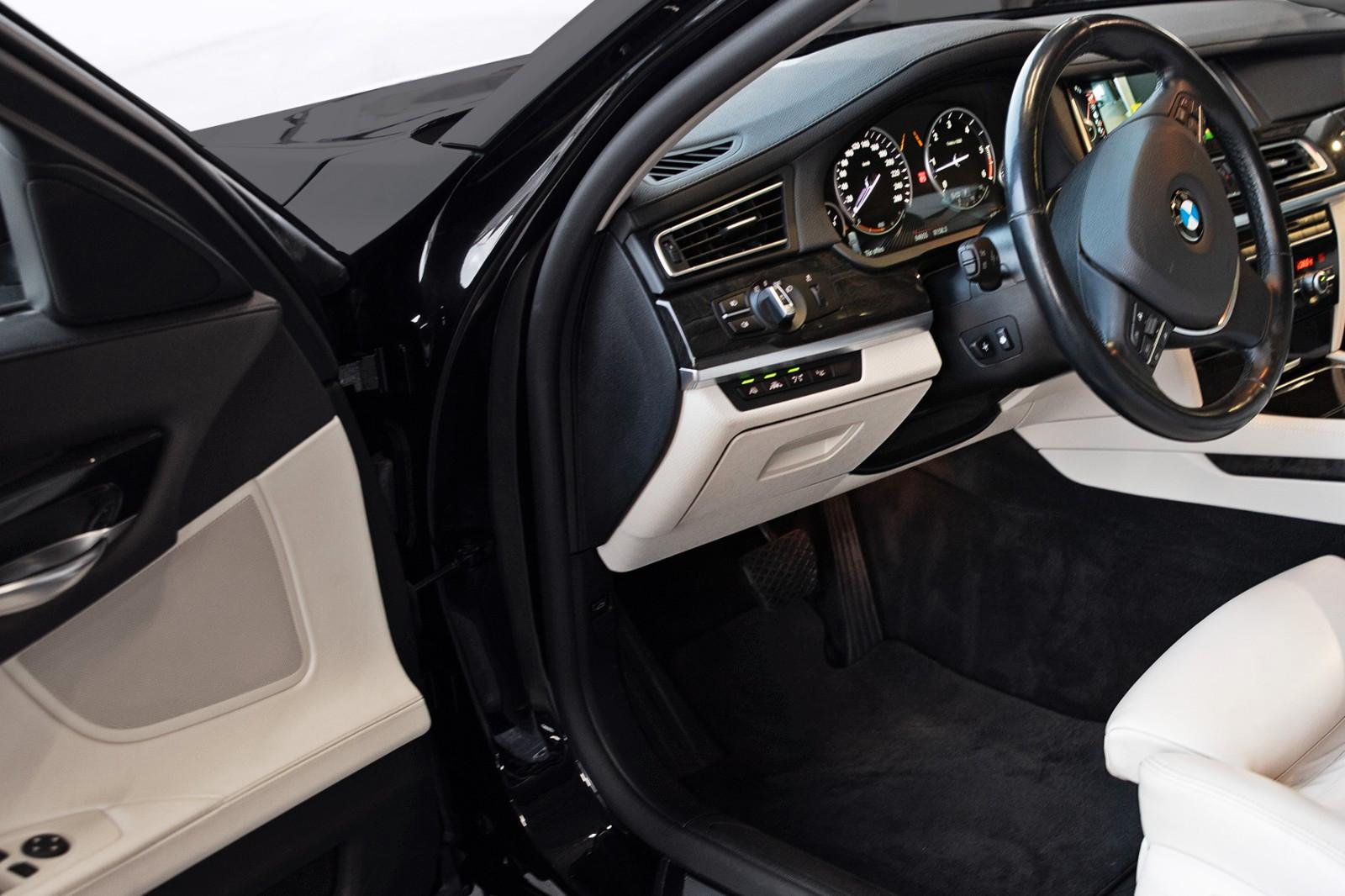 BMW 730d xDRIVE 3.0 258ch BVA - ATTELAGE PIVOTANT - AFFICHAGE TÊTE HAUTE - CUIR NAPPA - ACC - CHAUFFAGE AUXILIAIRE