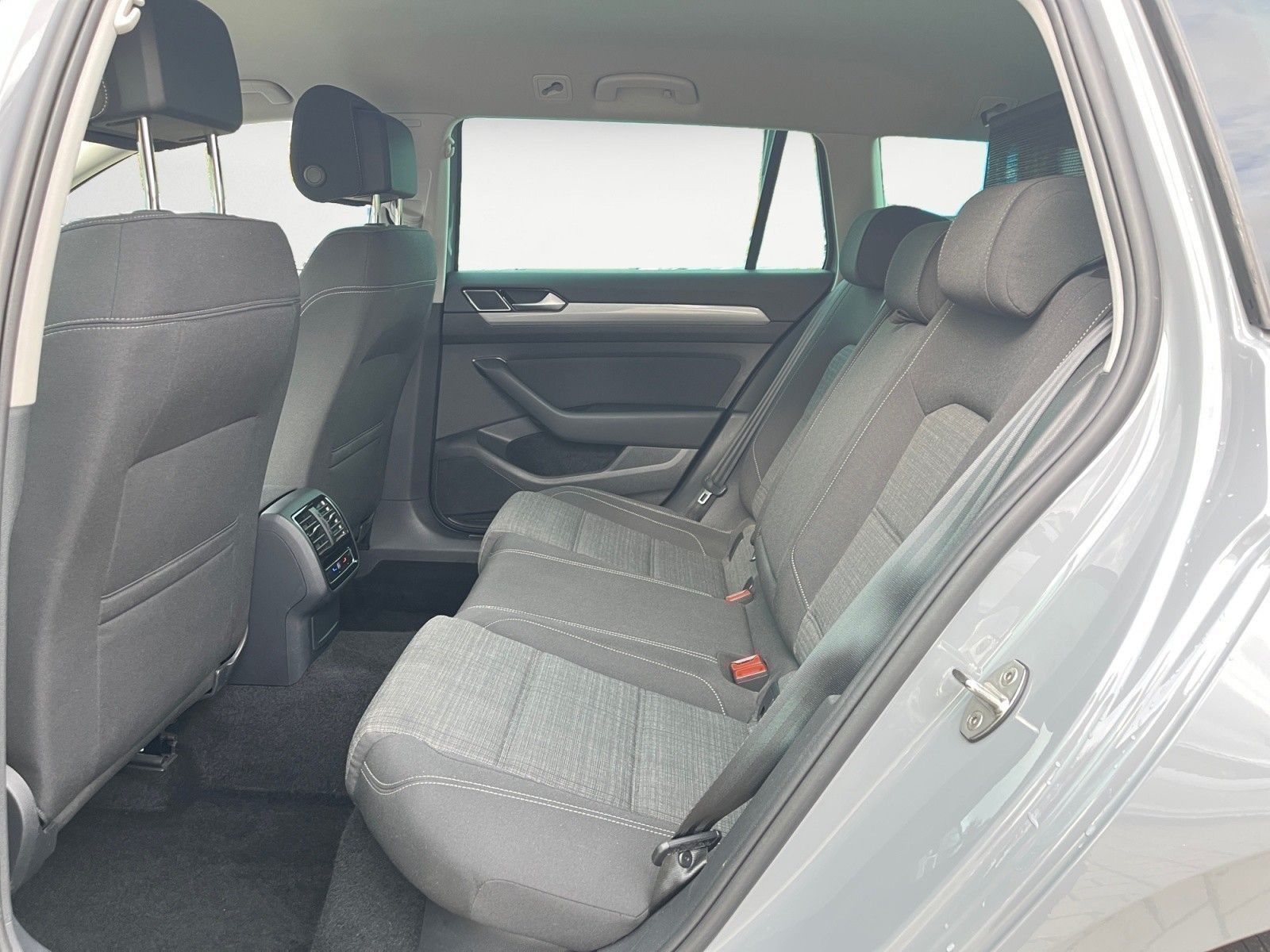 Volkswagen Passat Variant - Bild 9