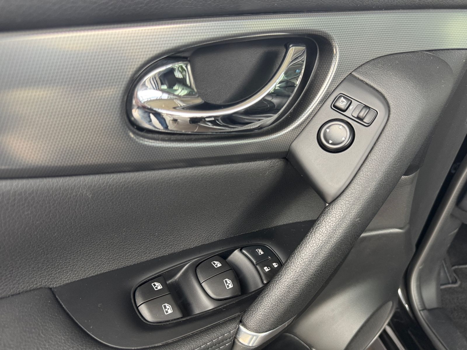 Fahrzeugabbildung Nissan Qashqai Akari PANO RFK AHK NAVI ALU