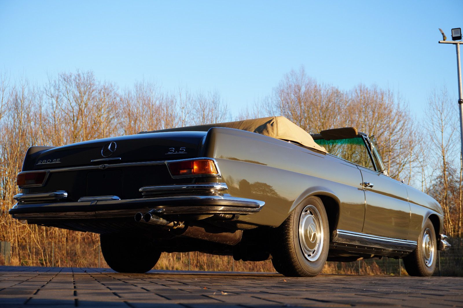 Fahrzeugabbildung Mercedes-Benz 280 SE 3,5 Cabriolet Conversion