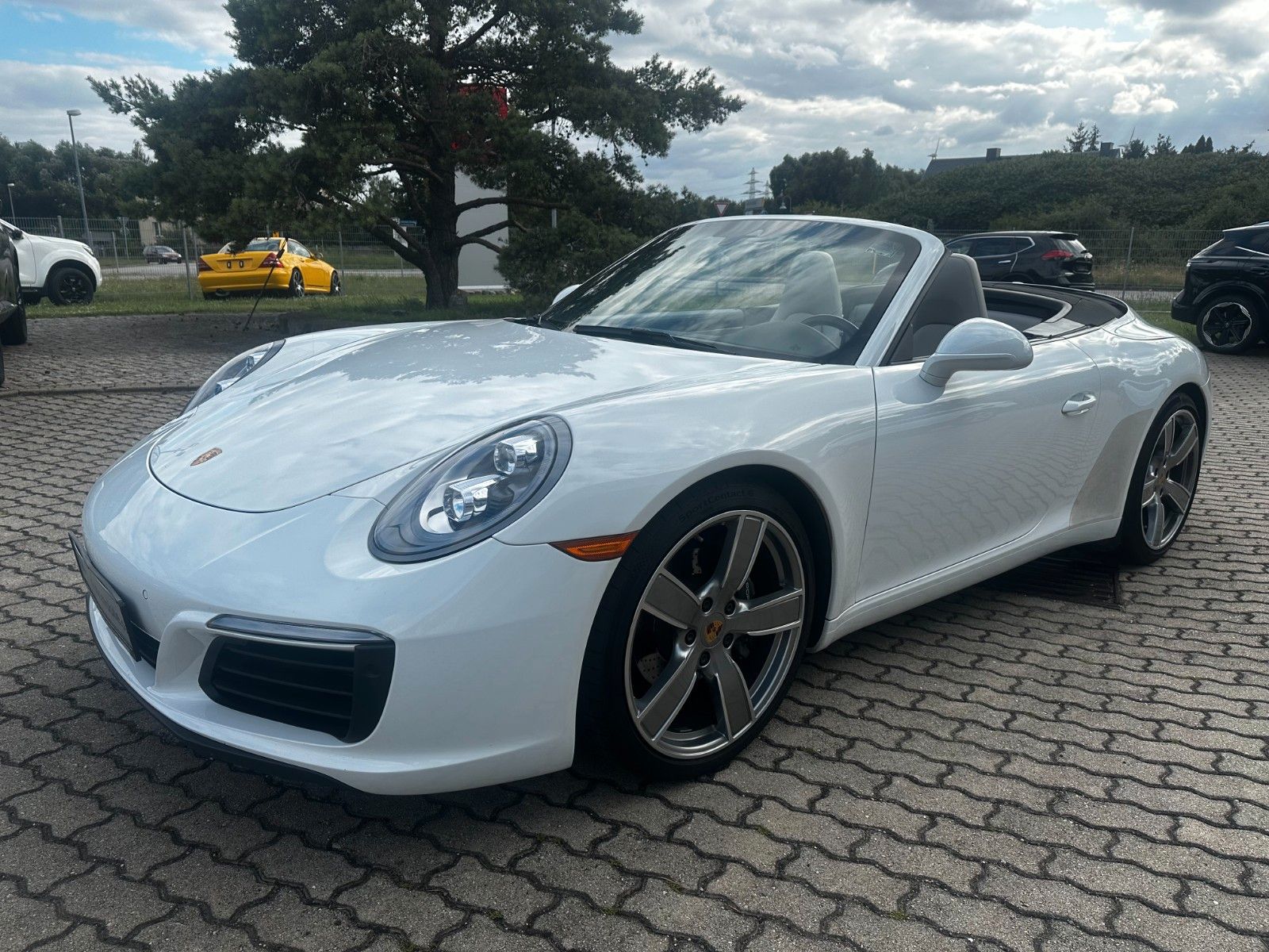 Fahrzeugabbildung Porsche 911 Carrera Cabriolet