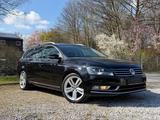 Volkswagen Passat Variant Highline Aut. 1HD*NAVI*LEDER*AHK* - gebrauchte VW Passat aus dem Jahr 2012
