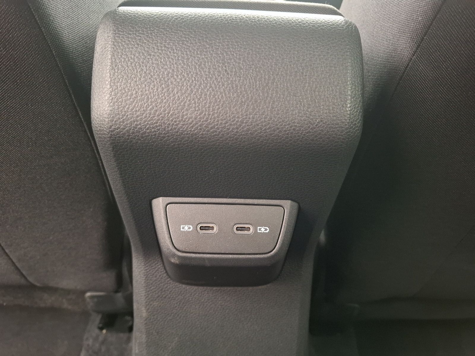 Fahrzeugabbildung Volkswagen Taigo Move DSG Matrix Navi ACC RFK SHZ AID