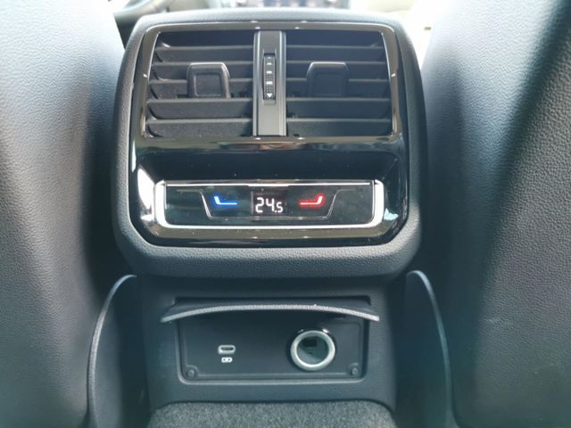 Passat Variant Elegance 2.0 TDI Navi CarPlay BT