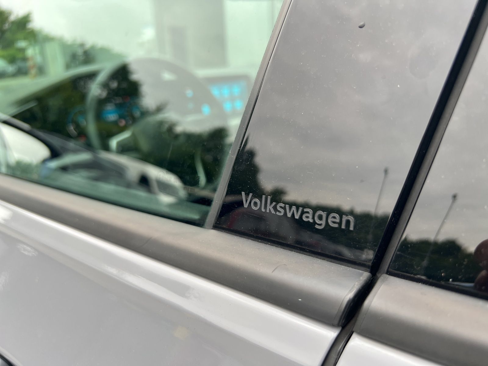 Golf VIII 1.0 eTSI DSG Navi*ACC*Standhzg.*LED