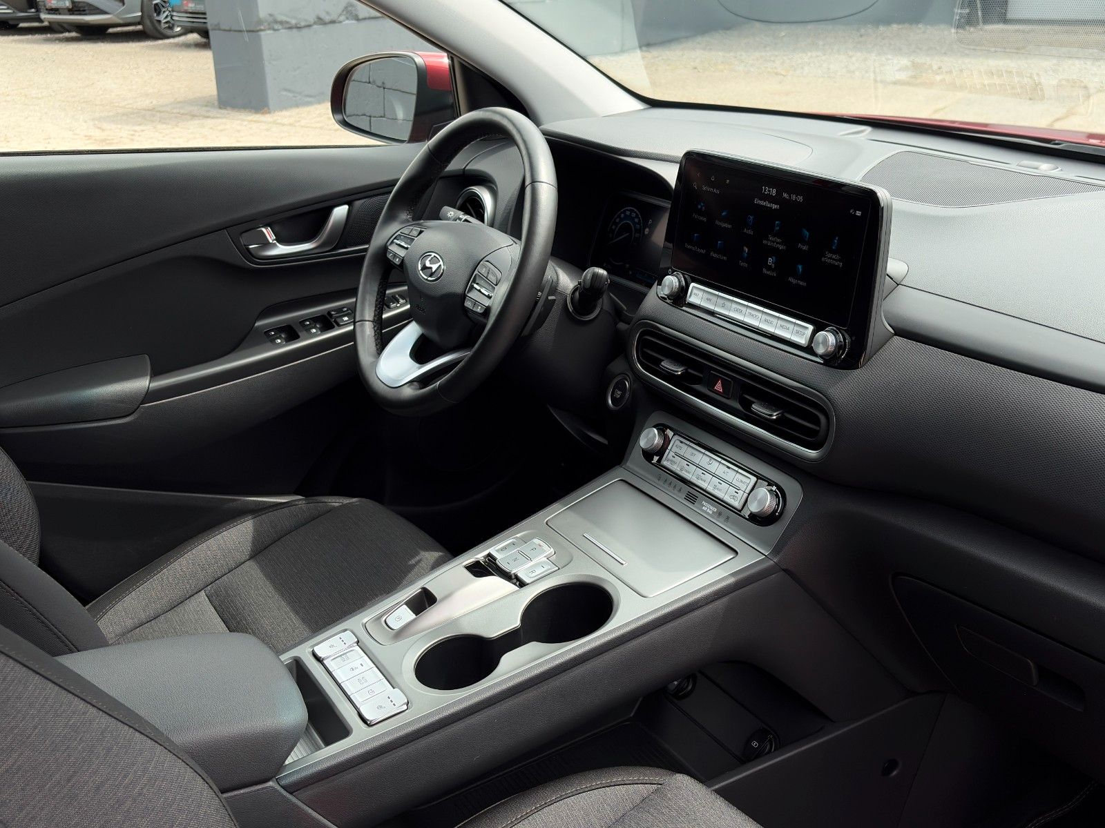 Fahrzeugabbildung Hyundai KONA E Trend ACC PDC CAM SHZ LHZ Navi CarPlay