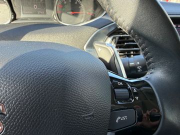 Peugeot 308 Active Pack+Klimaauto+Navi+BT+PDC+Schaltw.