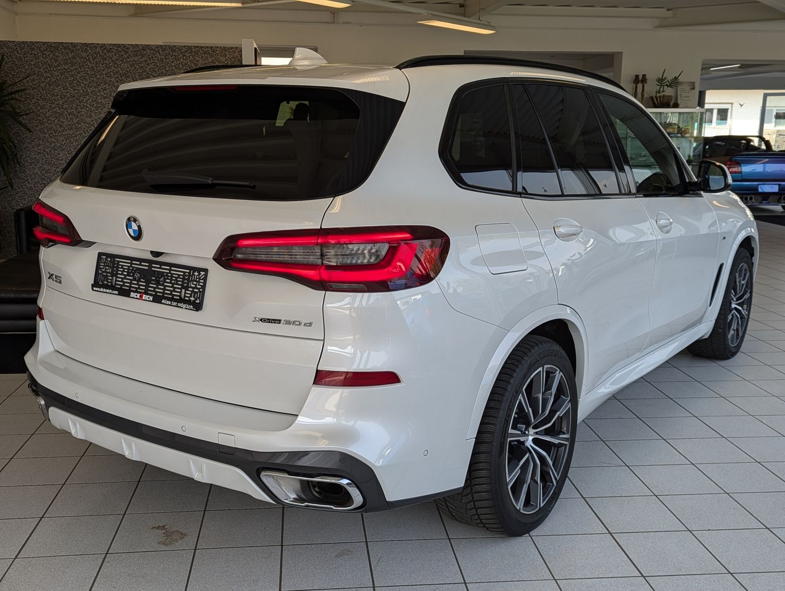 Fahrzeugabbildung BMW X5 xD 30 d M-Sport Pano ACC 360° AHK Dashcam