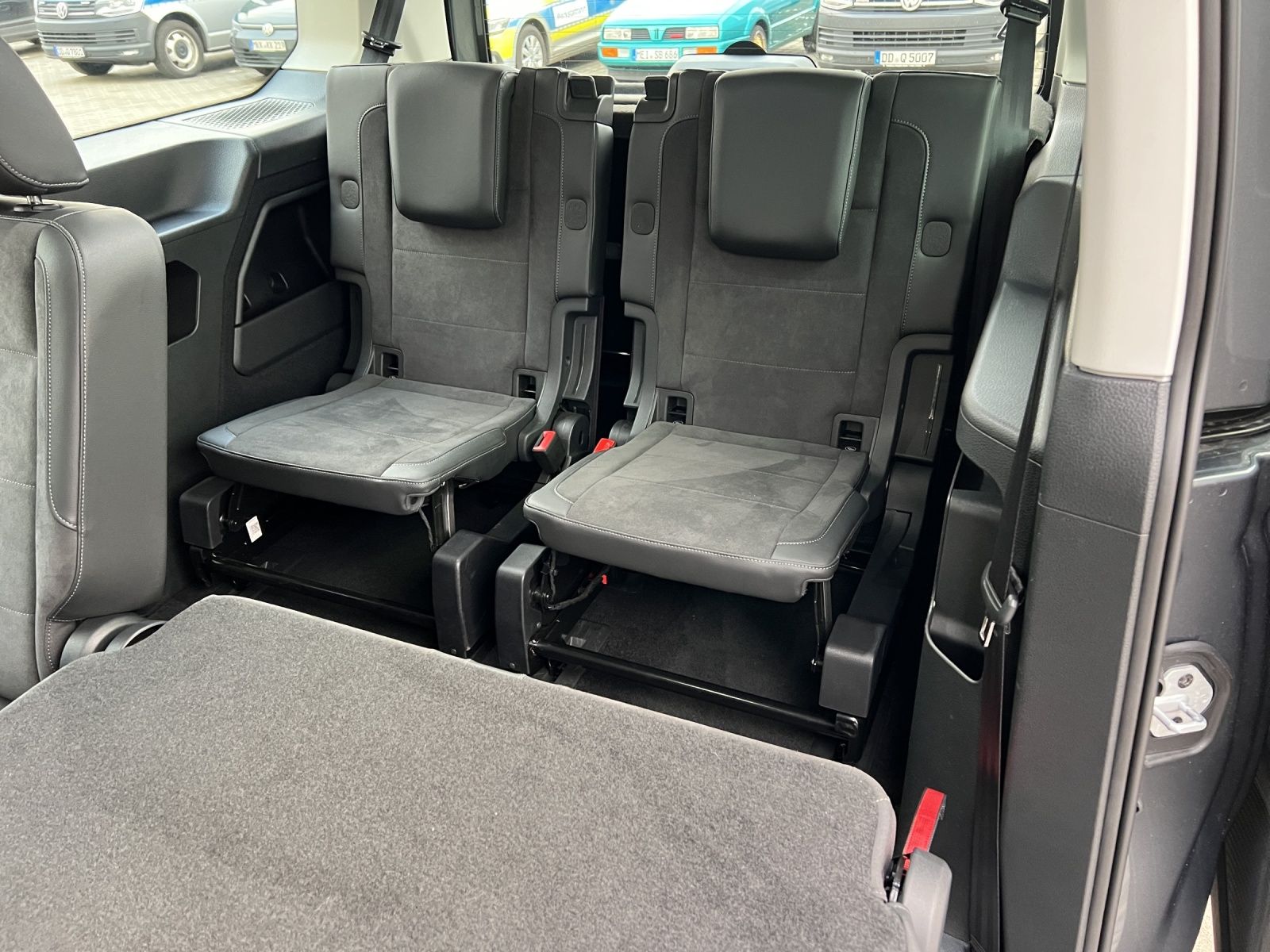 Fahrzeugabbildung Volkswagen Caddy TSI Style Maxi LED AHK NAVI